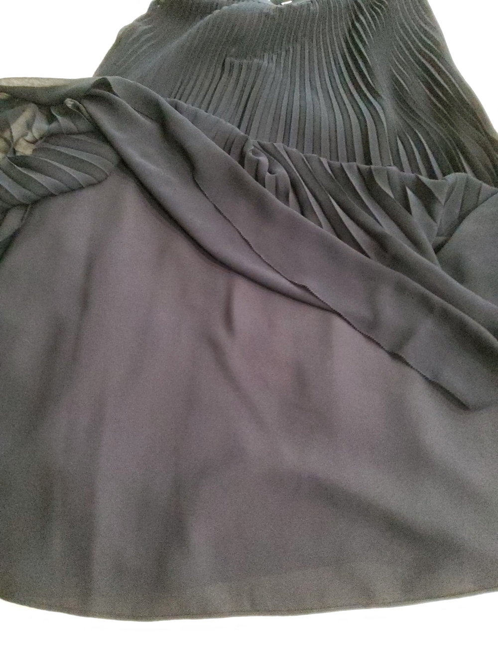 Wilfred Black Pleated Midi Skirt Size 4 - Picture 10 of 14